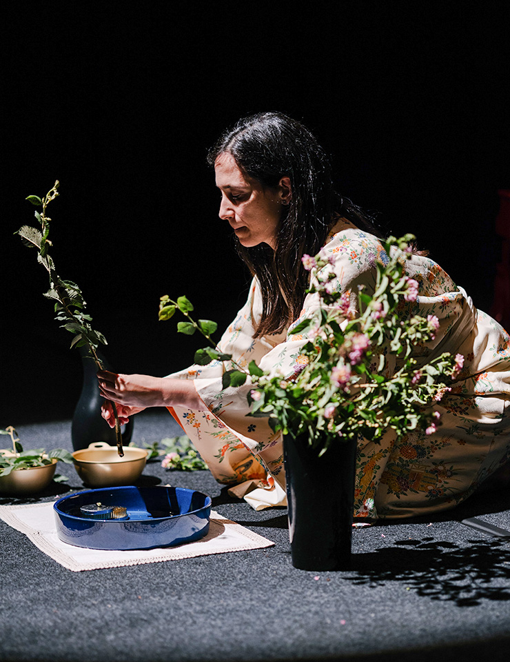 E AS FLORES? | JOANA GAMA